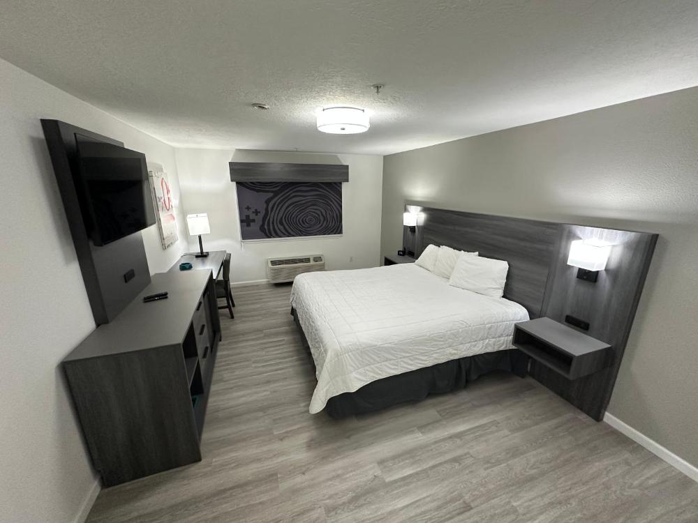King Room - Non Smoking interior